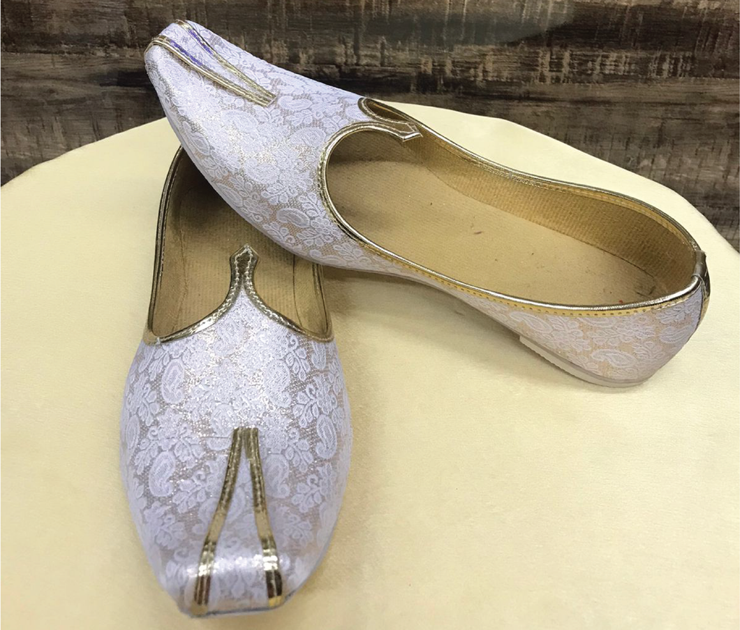 Handmade Off White Brocade Fabric Mojadi Shoes D No. 110
